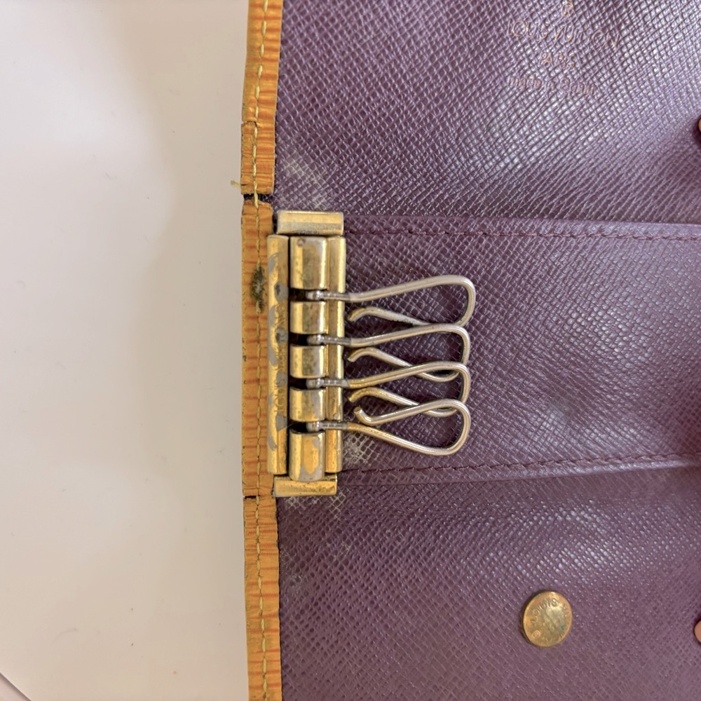 Louis Vuitton Yellow Epi Leather Key‎ Holder - Picture 10 of 13